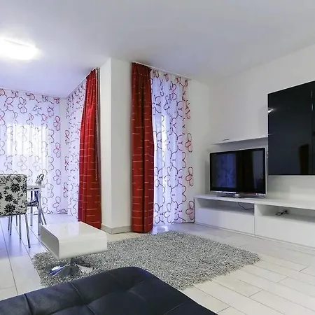 2 Bedroom Golfo Gabella