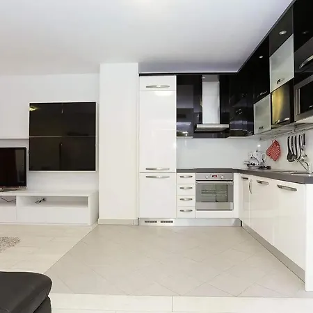 2 Bedroom Golfo Gabella