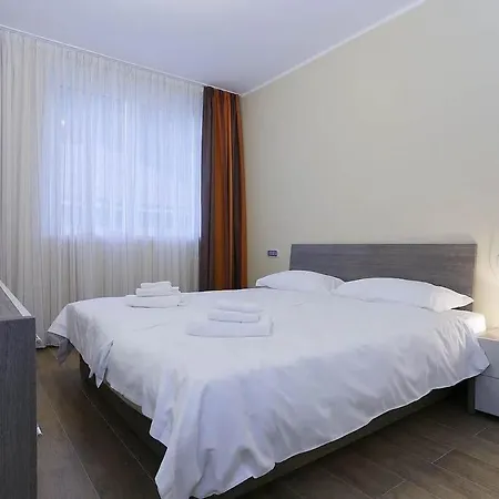 2 Bedroom Golfo Gabella Apartment *