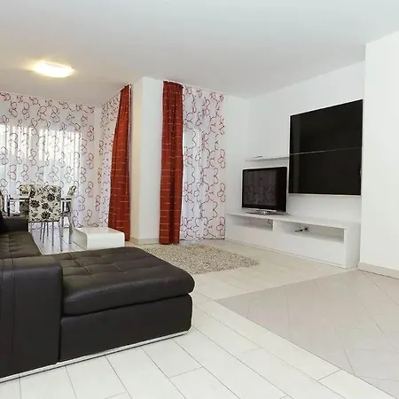 Apartment 2 Bedroom Golfo Gabella